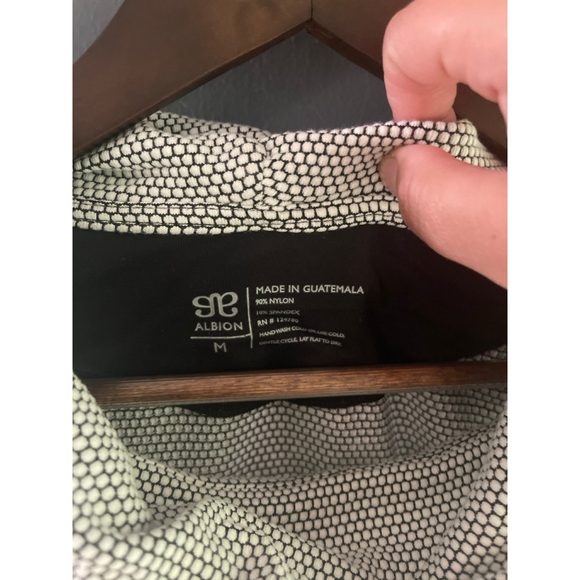 Albion cowl neck long sleeve Sz M - Picture 2 of 3